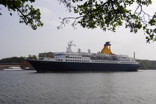 Queen Victoria Rederi: Cunard Byggd: 2007 Längd: 294 meter Passagerare: 2014 Antal anlöp: 3 Regatta Rederi: Oceana Cruises Byggd: 1998 Längd: 181 meter Bredd: 26 meter Passagerare: 824 Tidigare namn: