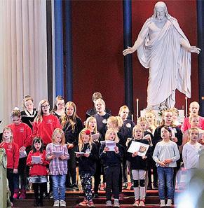 DET HÄNDER I FÖRSAMLINGEN KRISTEN FORSTAN Ledare för sektorn kristen fostran är Gun Geisor 050-411 1210. Ungdomsarbetsledare är Mats Fontell tfn 0400-803 894 och Henna Liljeström tfn 0400-980 679.