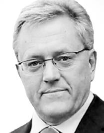 Peter Edman Ledamot Peter Edman har en lång erfarenhet av läkemedelsutveckling från läkemedelsindustrin och har haft en rad ledande forskningsbefattningar inom Orexo, Sobi,