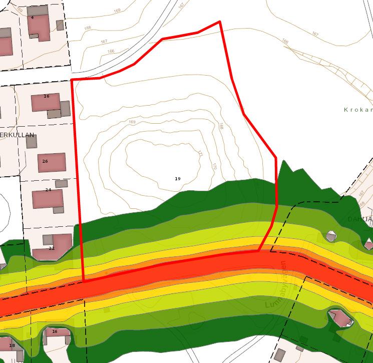 Väjö kommun gjorde 2014 en bullerkartläggning över Väjös centrala delar. Kartläggningen visade på låga bullernivåer vid Lunnabyvägen.