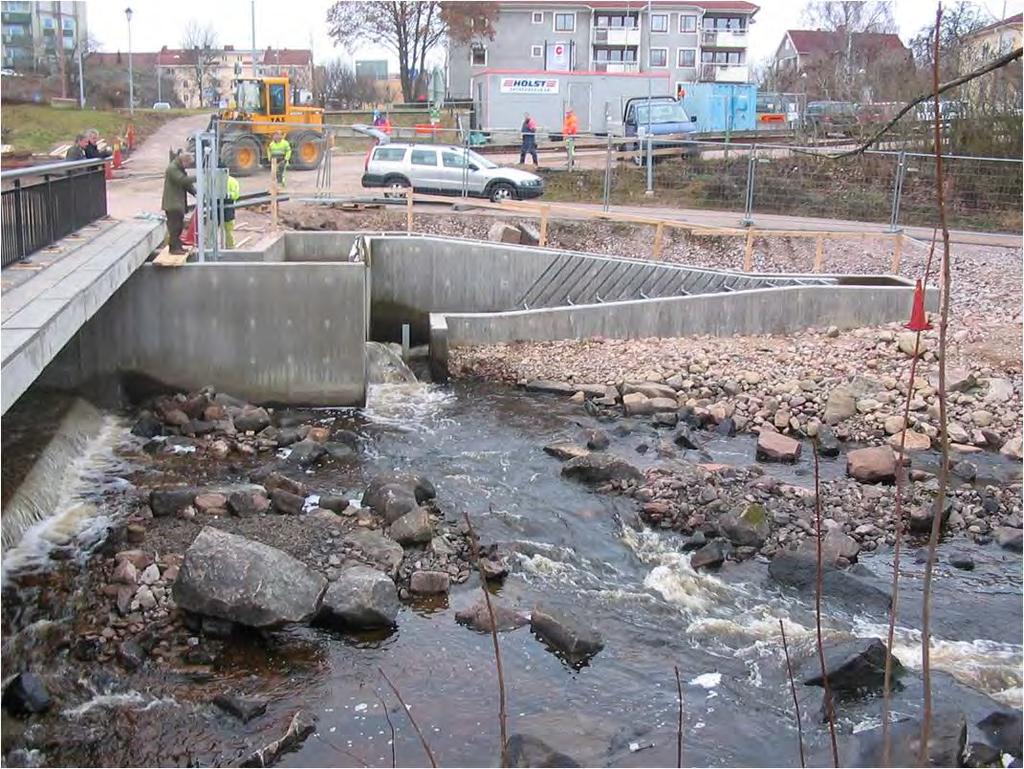 Byggkostnader tekniska fiskväger Flöde Tot. Kost Mkr/ tkr/ Projekt Typ Konstruktör År Vattendrag Fallhöjd (m) (m3/s) Längd Lutning (Mkr) Hm Lm Elverksdammen Denilränna JFB 2006 Svartån 1.7 0.