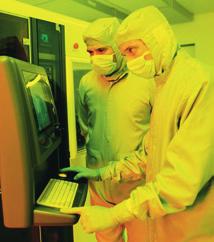 Micronics produktion Effektiv produktion är en viktig parameter för Micronic. Stabila produktionsprocesser krävs för snabbt ökande volymer med hög och jämn kvalitet.
