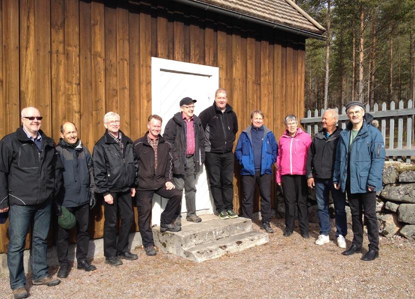 KOLL PÅ BYGGNADERNA Svärdsjö-Envikens nya pastorats Kyrkogårds- och Fastighetsutskott (KyFa) gjorde den 10 april en rundresa i pastoratet för att titta på alla våra fastigheter, vi har tillsammans i