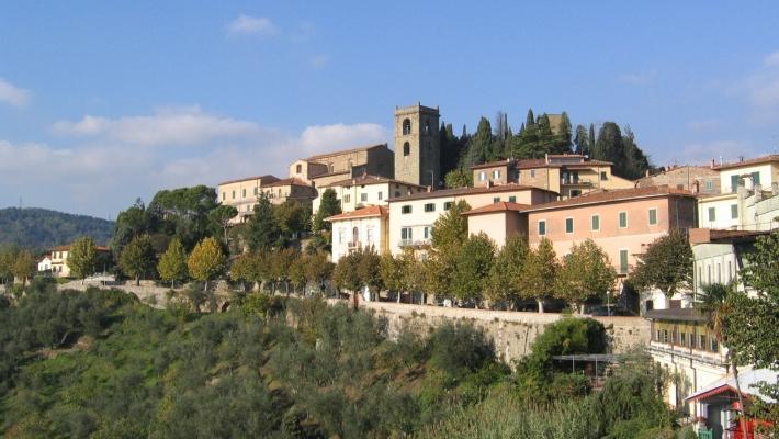 Terme Tettuccio (2.7 km) Montecatini är känt för sina nio kurbad.