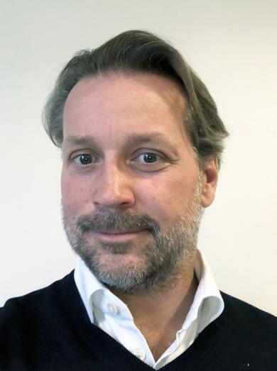 Har 20 års erfarenhet av ledande befattningar inom internationell försäljning och marknadsföring (Boule Diagnostics/Nordic/Medical AB, Sangtec Molecular Diagnostics AB och ExonHit Therapeutics S.A.).