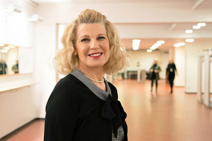 Generaldirektörens översikt FPA:s generaldirektör Elli Aaltonen. Bild: FPA Å r 2016 var ett år av förändring och förberedelser inför nya förändringar inom Folkpensionsanstalten.