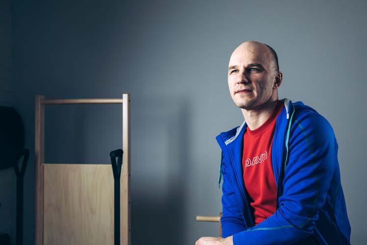 Behandlingstiderna för handikappförmåner blev betydligt kortare Synskadade Jani Kallunki, som blev intervjuad i tidningen Sosiaalivakuutus, får pension som jämnar ut varierande företagarinkomster.