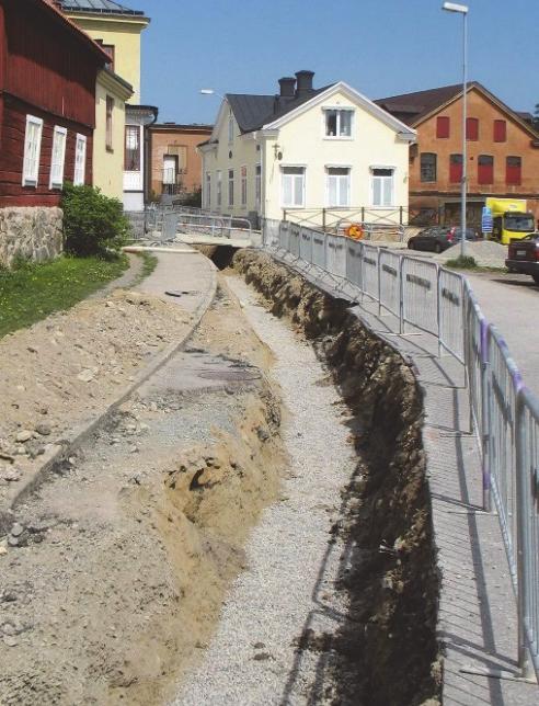 Målsättning, metod och genomförande Den arkeologiska förundersökningen var ett direktval och brådskande och därför upprättades ingen undersökningsplan innan arbetet påbörjades.