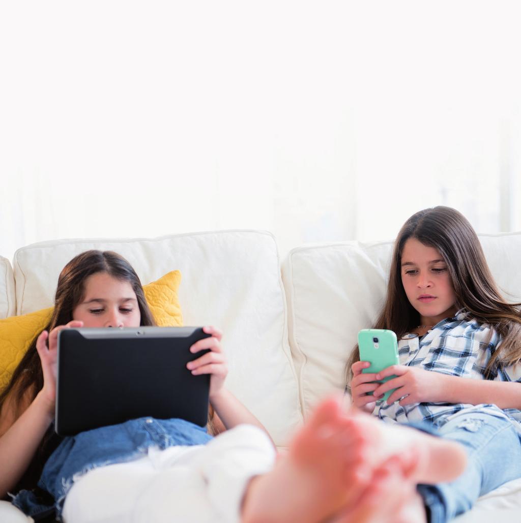ÅLDERSGRÄNSER Åldersgränsen för de flesta sociala medier-appar är 13, men även yngre barn använder ofta dessa tjänster.
