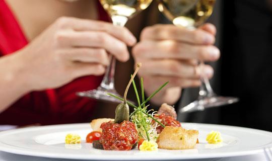 Den 1 juni 2017 meddelade MenuCard att Bolagets användare, under maj 2017, för första gången köpte för over 1 miljon DKK på de olika menyerna på MenuCard-restauranger på en månad.