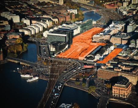 Jernhusen och Stockholms kommun planerar en överdäckning av spårområdet.