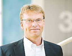 Vlket betyder att elblen du kommer att köra om några år har en motor från Semens. Att hamnen som tar emot dna varor från Kna övervakas och styrs av Semens system.