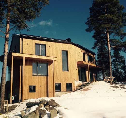 Villa Skoghem i Åre är projekterat 10 Solskyddsaktuellt som ett passivhus enligt PHI med Solskyddsaktuellt 11 invändig solavskärmning.