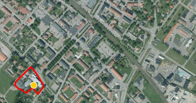 För tillfället hyrs halva byggnaden av polisen (den norra flygeln) och den östra flygeln hyrs av Tierps kommun (arbetsmarknadsenheten) samt Stora Enso (våning 2).