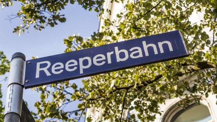 Reeperbahn (12.3 km) I nöjeskvarteret St. Pauli hittar ni den världsberömda gatan Reeperbahn.