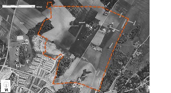 Bild 12. Flygfoto över Norra Ekholmen från 1960. Programområdesgräns i orange.