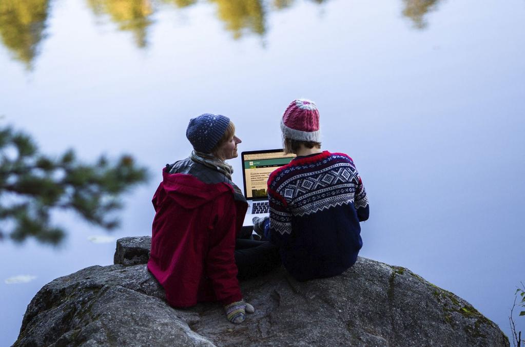 JORD- OCH SKOGSBRUKSMINISTERIETS PUBLIKATIONER 6A/2017 Bild: Visit Finland / Sakari Piippo Skogarna med sin mångsidiga fauna och flora bjuder på upplevelser och är förutom vattendragen och den byggda