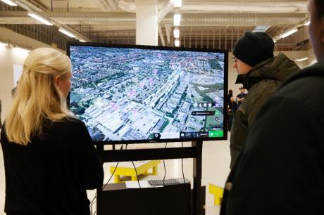 IDÉVECKAN Under Idéveckan i februari visade teamen sina första idéer i en utställningslokal på Rosengårds centrum. Över tolvhundra besökare såg och kommenterade förslagen.