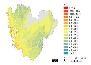 Det varmare klimatet medför en ökad risk för värmeböljor. Figur X: Årsmedeltemperatur. Kartorna visar observerat 1991-2013, samt beräknat 2021-2050