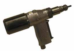 Kraftverktyg PNT200 Lättviktigt hydraul-pneumatiskt verktyg med pistolgrepp där manöverhandtaget styr alla verktygets funktioner.