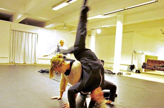 Det här är ett utmärkt tillfälle att få in Dansen i skolan, till exempel inom ämnet Idrott och hälsa.