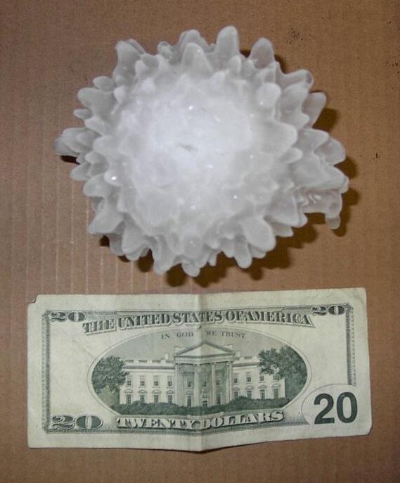 Större hagel är ej runda Till vänster,