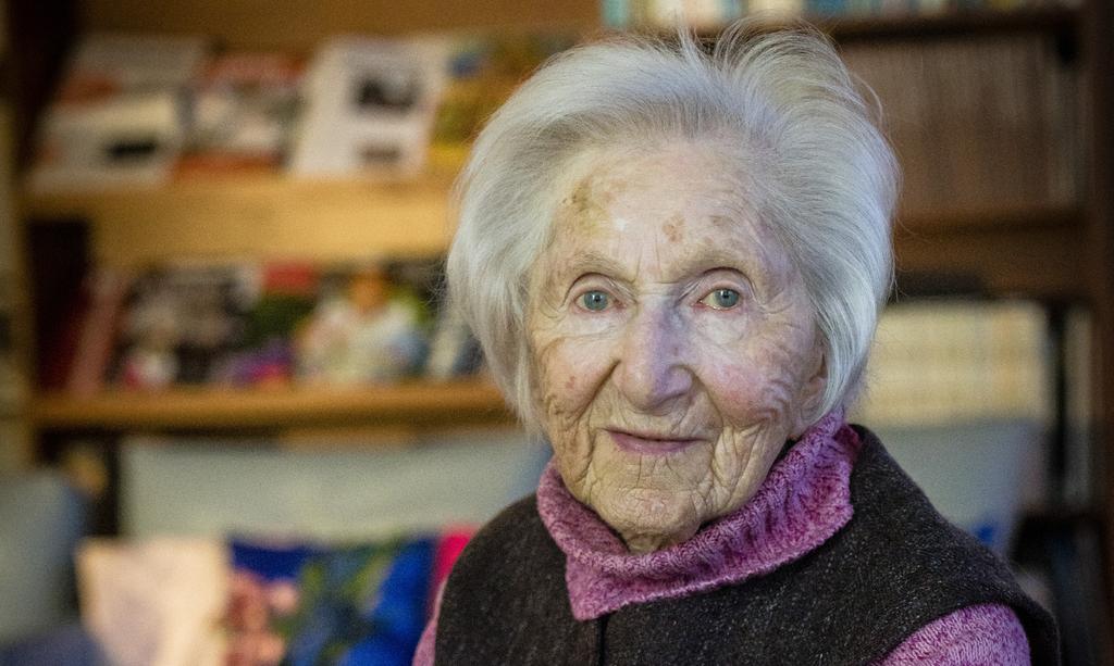 Frågor jag fått om Förintelsen av Hédi Fried Vad betydde det att ha sin syster med i Auschwitz? Var man hungrig hela tiden? När förstod du att det pågick ett folkmord? Kan det hända igen?