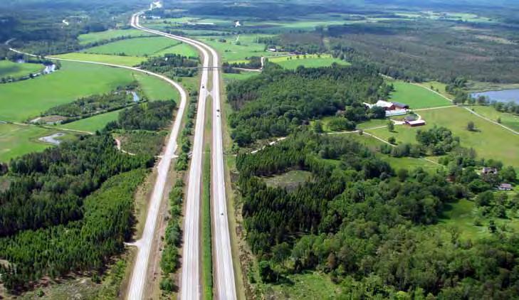 . Ljungby kommun.. Bebyggelse och boendemiljö Den bebyggelse som berörs i Ljungby kommun framgår av figur.4. Vid Dörarp finns en bostadsfastighet (Dörarp 5:33) på den västra sidan av E4:an.