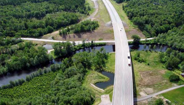 För de våtmarker som passeras innebär kabelförläggningen generellt att våtmarkernas östra och västra delar riskerar att separeras ytterligare genom viss dränering som ger en torrare miljö.