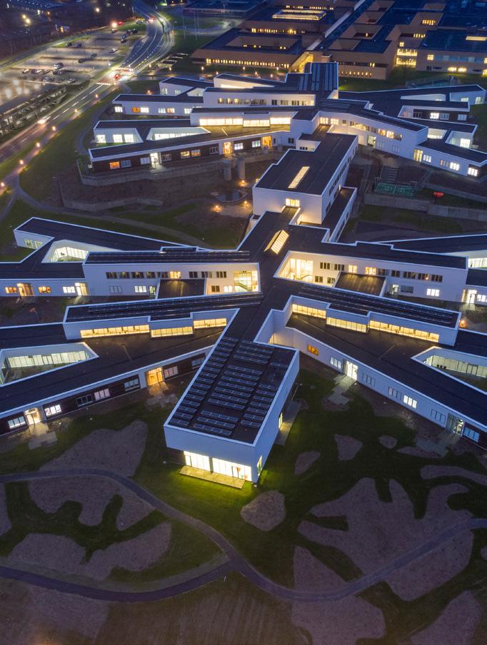 2015 VINNANDE ARKITEKTUR FOTO: ADAM MØRK & ÅKE E:SON LINDMAN Aabenraa psykatiatriska sjukhus i Danmark och Johanneberg Science Park i Göteborg. Network Award i Hong Kong.