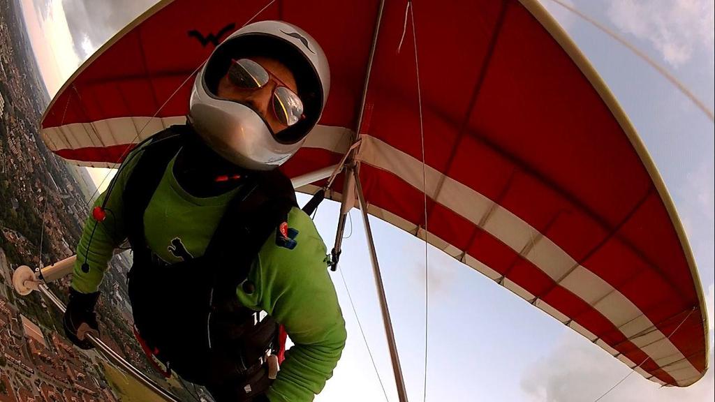 Hängflyg Foto: Jorgos Billis I Skåne bedrivs hängflyget i två klubbar, Skånes Drakflygarklubb och Aeros Aviators Hammar Hängflygklubb.