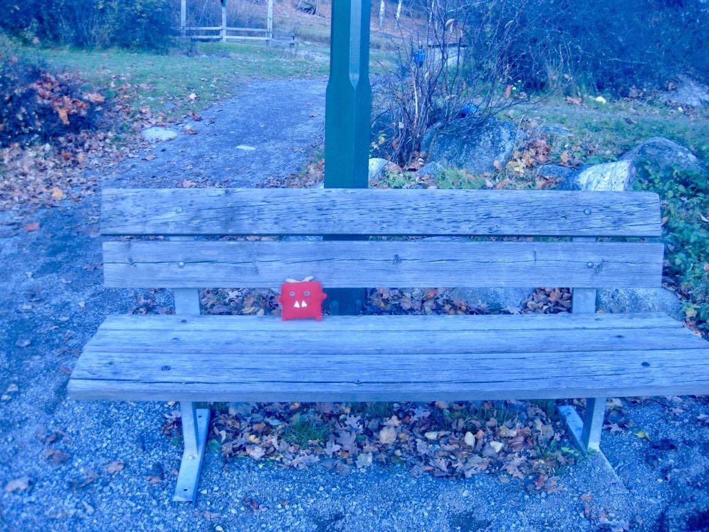 Det här är Berta. Berta hänger bara med de coola Fulmonsterna. Berta har en propeller mitt på huvudet, den gör så att hon kan flyga.