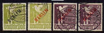 701 PROPAGANDA MM: Ovanlig lot med bla Mein Kampf 1933 (två band), dokument ID-handligar mm, 9st ORIGINALFOTO bla på Hitler och Hess, 17st Progaganda/Nazikort, ca 75st samlarbilder Adolf Hitler.
