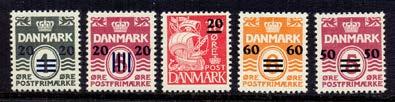 42 4v3 xx lyxexemplar. 250 43 xx kpl samling 1975-1996 i Leuchturmalbum med fickor samt F3 på helt brev Thorshavn 20.1.19. 900 Ex 44 44 xx samling från 1940 (F7 är x ex) samt FDC mm. F18500kr.