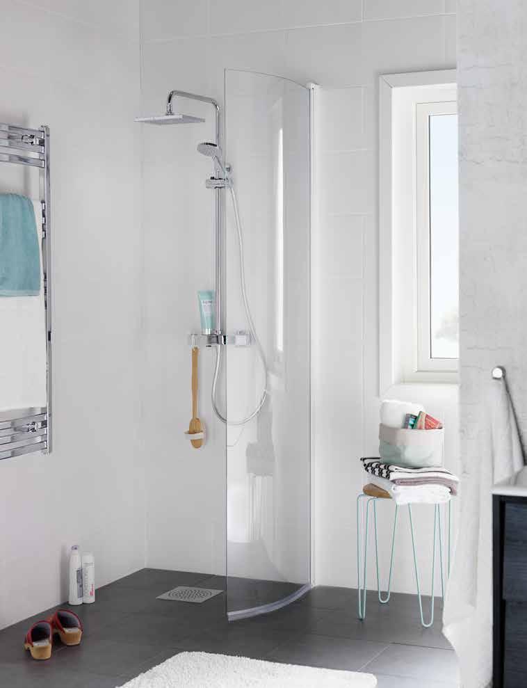 LITEN HAFA ORIGINAL. Modern och lätt välvd duschdörr med elegant vita eller kromfärgade profiler. Integrerat längsgående handtag som går att ta bort om du önskar en duschdörr utan.