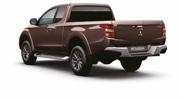 DOUBLE CAB 4-dörrars Double Cab-modellen, med sitt fullstora baksäte, erbjuder personbilskomfort för alla fyra passagerare.