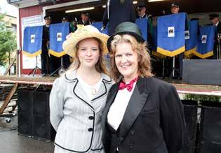 Det är tredje året i rad för henne. Mia och Agnes Palm, mor och dotter, tar hand om pratet på lördagen. Ulrika Claesson är konferencier i Håverud på söndagen.