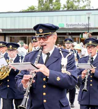 Goldwingbesök Drillflickorna återförenas Åsensbruk hade fram till äran att framträda på Råsunda början av detta sekel en i samband med en stor och framgångsrik landskamp mellan Sverige musikkår,