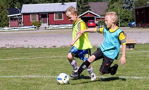 Fri med förre mellerudsmålvakten Henrik Albinsson gjorde han inget misstag. Gott självförtroende Målet ledde till att hemmalaget fick ännu mer självförtroende och flyt i spelet.