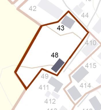 och uthuset. Tomten använder samma väg som byggnad nr. 49 och de fyra byggnaderna omkring (48, 49, 415 och 414) formar en fyrkantig innergård. BESKRIVNING AV BYGGNAD Nr.