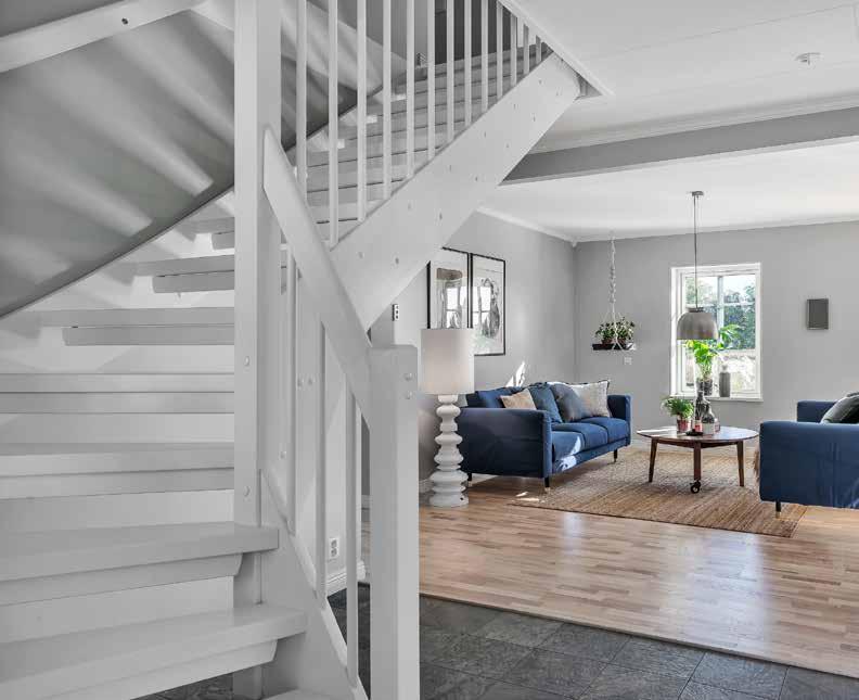 Kärleken sitter i väggarna. A-HU AB BOX 10418 434 24 KUNGBACKA TEL 0300-56 88 00 WWW.A-HU.E Certifierad IO 9001 IO 14001 Bilderna i broschyren kan visa kundanpassade tillval, se dem som inspiration.