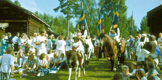 TORSDAG 19 JUNI Kl. 17.00, girlandbindning på Gammelgården.