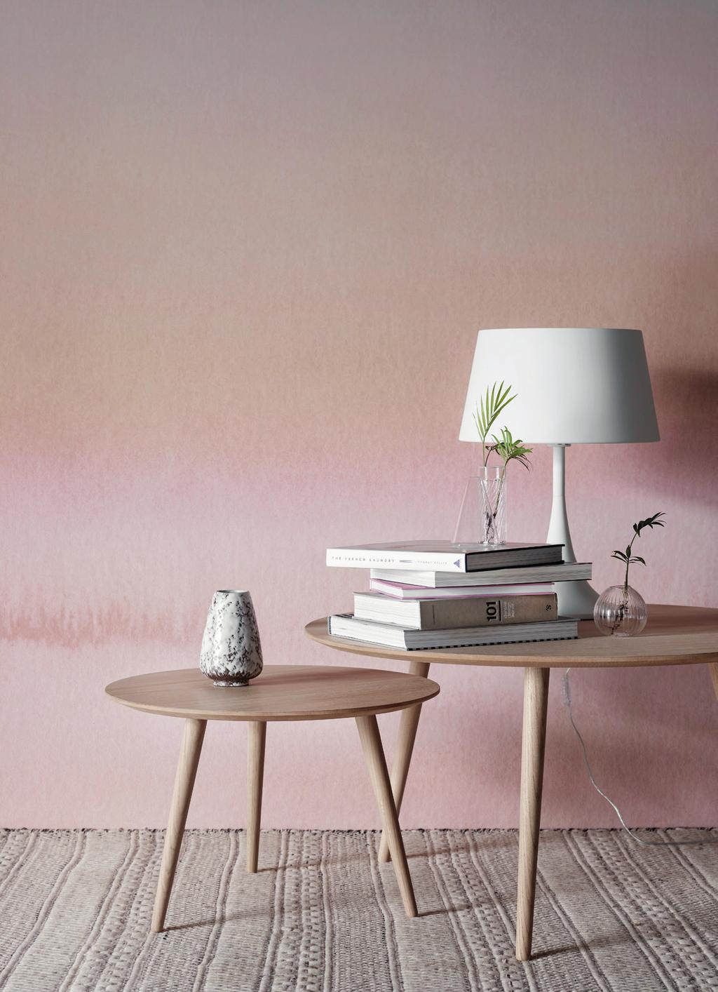 PLCE GÄ sittmöblerna med utsikt mot naturen istället för teven. Våga även möblera diagonalt eller på tvären. Golvlampa, 2 699 kr, dagbädd, Square, 11 000 kr, Bloomingville. Vad är Feng shui?