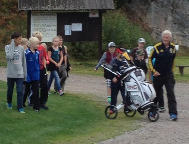 RANGEHUSET OCH EFTERÅT PROVADE MAN PÅ GOLF
