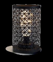 18, H 30 cm. Batteridriven ljusslinga med LED-ljus.
