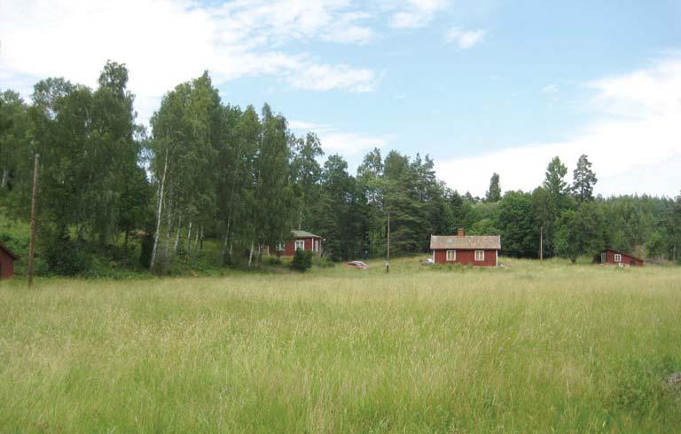 Inom planområdet finns också ett relativt nytt fritidshus av mer traditionell typ