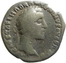 KLM 11536. Myntet kan ha präglats då Antoninus Pius hade tribunicisk makt för fjortonde gången (TR POT XIIII), år 150-151, eller för femtonde gången (TR POT XV), år 151-152.
