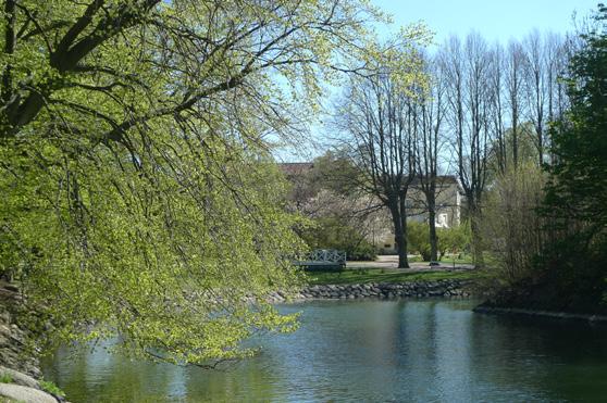 Stenstad möter bastion Uppsala Södra promenaden Gågata Nya hovrätten Slottsparken Program för utveckling av Malmös kanalrum: Översiktlig beskrivning och analys Stadsstruktur och grönstruktur - Olika
