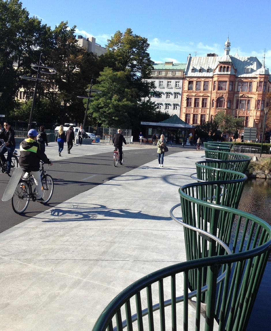 Program för utveckling av Malmös kanalrum: Översiktlig beskrivning och analys Nybyggd cykelväg längs med Bangårdskajen Korsande cykelväg över Paulibron Otydlig angöring vid