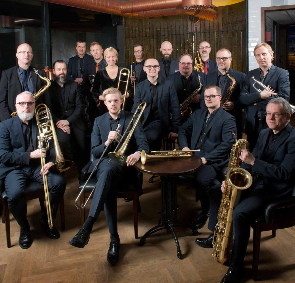 6 7 Foto: Anders Alm RUBBE RUBBE DET HÄR ÄR NORRBOTTEN BIG BAND MUSIKER Saxofon och träblås Håkan Broström Jan Thelin Mats Garberg Robert Nordmark Per Moberg Trumpet Bo Strandberg Magnus Ekholm Dan